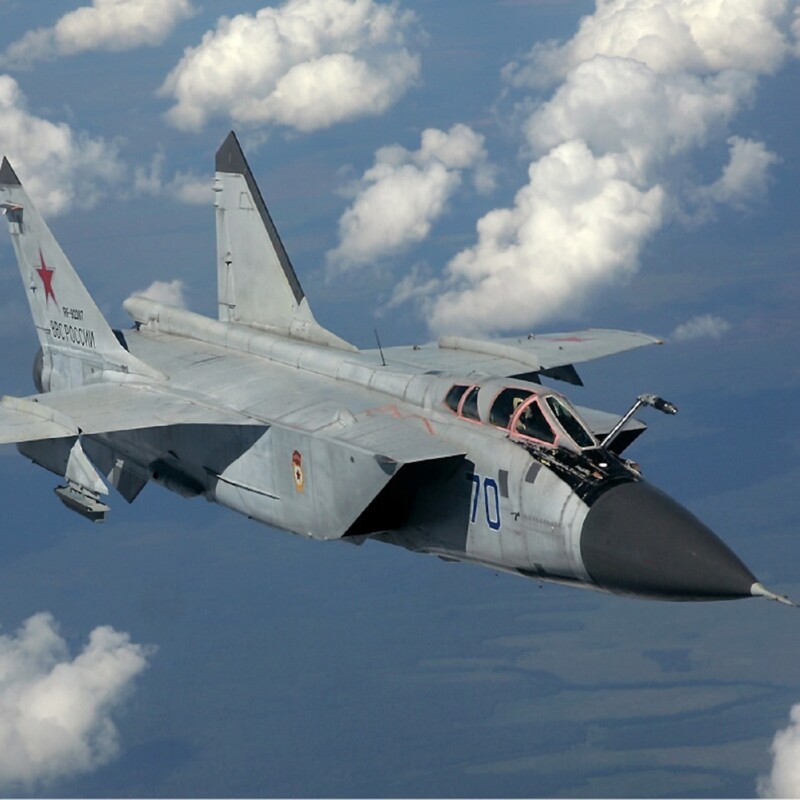 Mosca: Kiev voleva dirottare un Mig per un falso attacco alla Nato. Fsb: "Pronti 3 milioni di dollari per reclutare piloti russi"