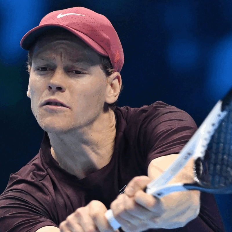Atp Finals di Torino, Sinner in semifinale senza affanni: battuto Zverev 6-4/6-3