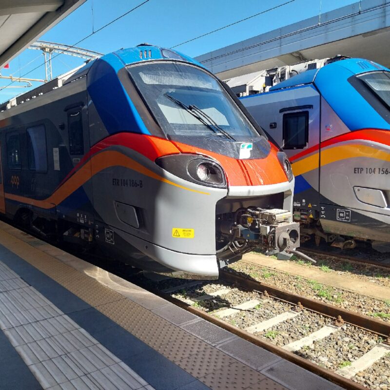 Cosenza, pochi treni per Paola e Sibari: pendolari lasciati a piedi per una manciata di secondi