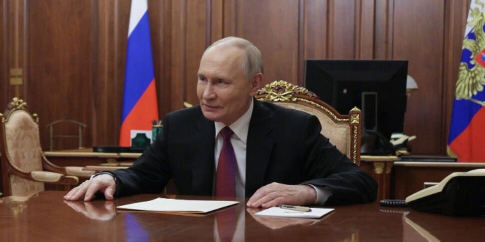 https://assets.gazzettadelsud.it/2025/11/Vladimir-Putin-970x485-1762353393.jpg