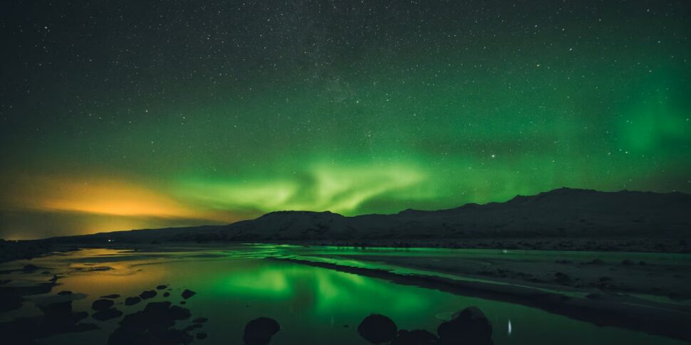 Aurora boreale visibile fino alla Sicilia: l’Italia sotto i colori del Sole. Ecco cosa sta succedendo