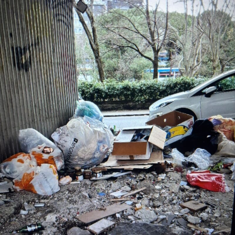 Cosenza, ruspe in azione nell’area del mercato di via Padre Giglio