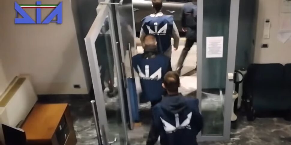 hydra il maxiprocesso sul presunto patto tra ndrangheta cosa nostra e camorra resta a milano alla sbarra i 45 imputati da Gazzettadelsud.it hydra il maxiprocesso sul presunto patto tra ndrangheta cosa nostra e camorra resta a milano alla sbarra i 45 imputati