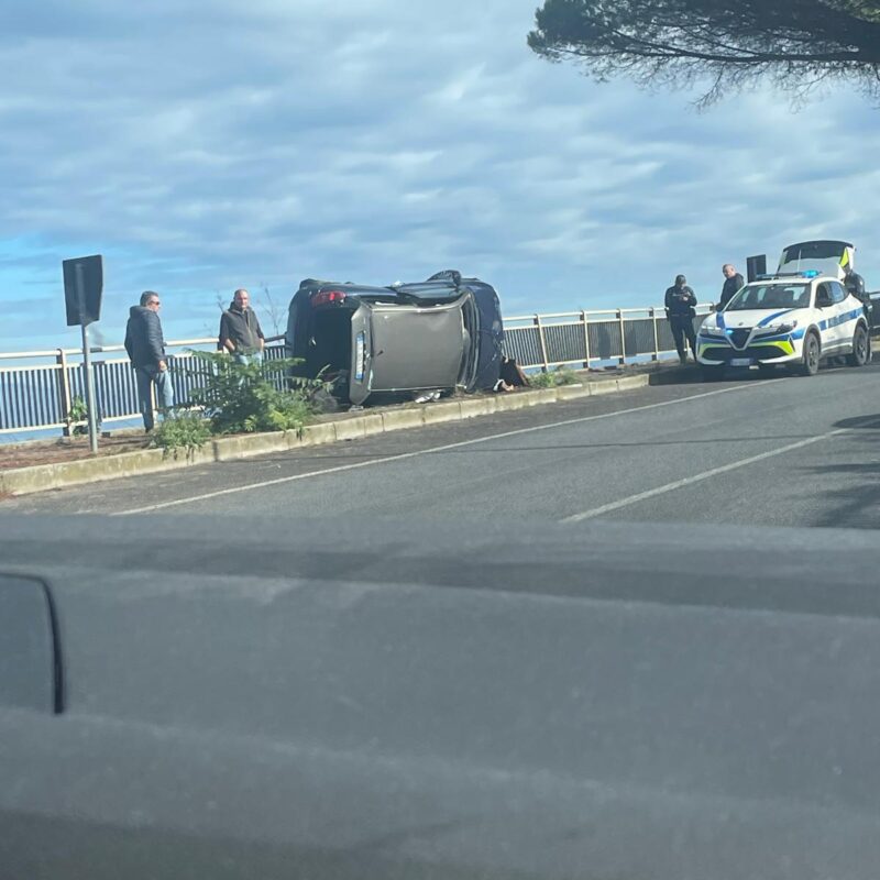 Vibo Valentia, incidente su viale della Pace: quattro feriti portati allo Jazzolino