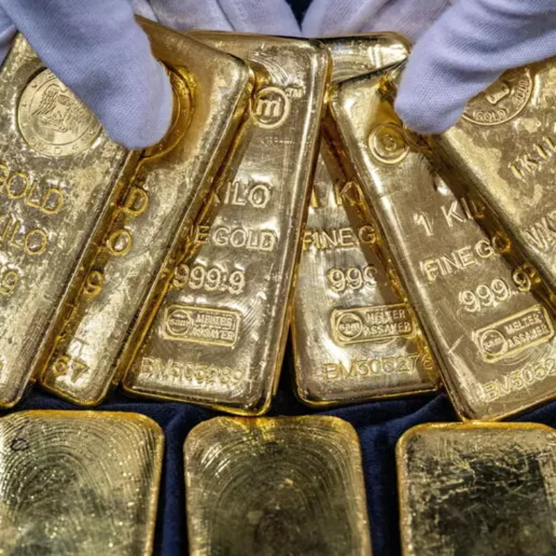 Manovra, doppia offensiva fiscale: tassa sull’oro da due miliardi e dazio sui pacchi extra-Ue per trovare le coperture