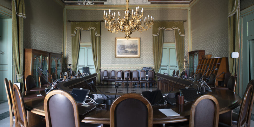 La Regione Siciliana con 70 milioni prova a riacquistare i 33 palazzi svenduti da Cuffaro La Regione Siciliana con 70 milioni prova a riacquistare i 33 palazzi svenduti da Cuffaro