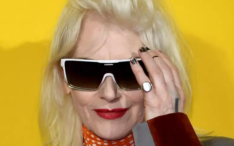 https://assets.gazzettadelsud.it/2025/11/pam-hogg-774x485.webp