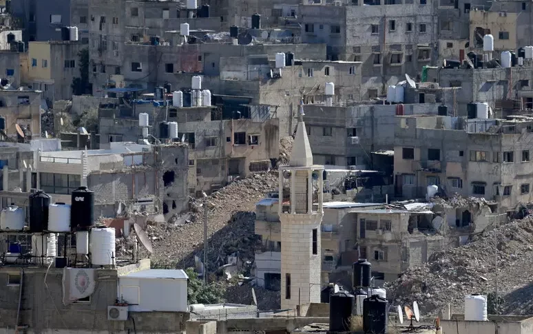 Medio Oriente, tre italiani feriti dai coloni in Cisgiordania. Netanyahu chiede la grazia a Herzog. Raid israeliani nella Striscia Medio Oriente, tre italiani feriti dai coloni in Cisgiordania. Netanyahu chiede la grazia a Herzog. Raid israeliani nella Striscia