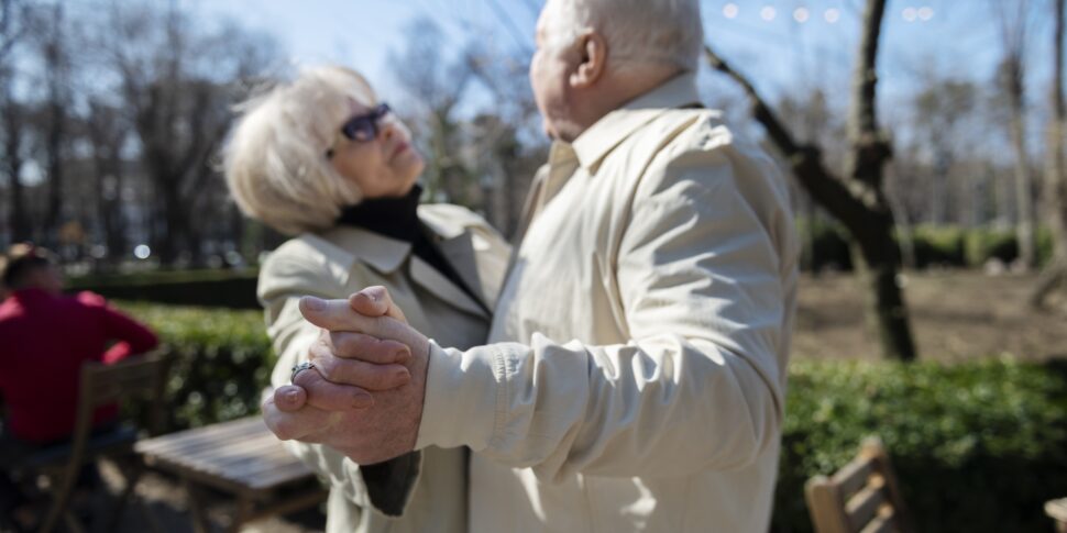 l italia prima per aspettativa di vita nell ue 841 anni ma ultima per investimenti sanitari il quadro ocse 2025 da Feedpress.me l italia prima per aspettativa di vita nell ue 841 anni ma ultima per investimenti sanitari il quadro ocse 2025