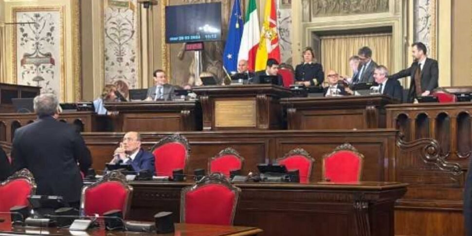 Finanziaria in Sicilia, oltre 9mila euro al mese ai presidenti dei Liberi Consorzi Finanziaria in Sicilia, oltre 9mila euro al mese ai presidenti dei Liberi Consorzi