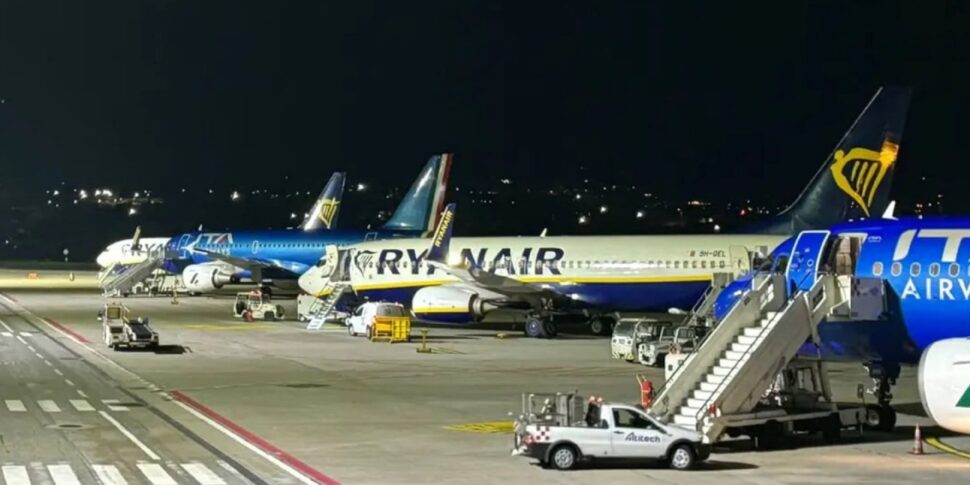 l8217antitrust legittima il caro voli per sicilia e sardegna il codacons tariffe fuori controllo