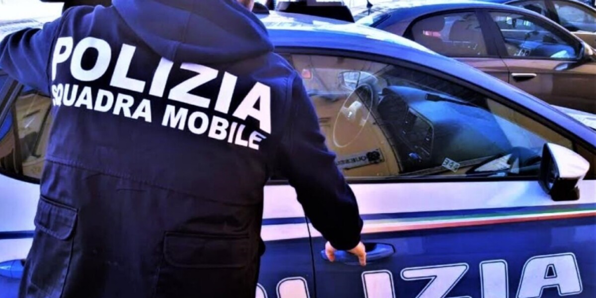https://assets.gazzettadelsud.it/2025/12/In-azione-Larresto-e-stato-effettuato-dagli-agenti-della-Squadra-Mobile-1200x600-1780311114.jpg