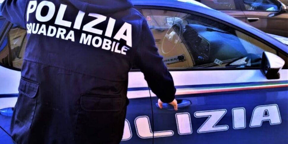 https://assets.gazzettadelsud.it/2025/12/In-azione-Larresto-e-stato-effettuato-dagli-agenti-della-Squadra-Mobile-970x485.jpg
