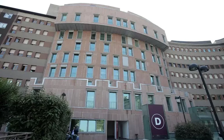 Ospedale San Raffaele di Milano, la denuncia shock: farmaci sbagliati, credenziali condivise e infermieri disorientati Ospedale San Raffaele di Milano, la denuncia shock: farmaci sbagliati, credenziali condivise e infermieri disorientati