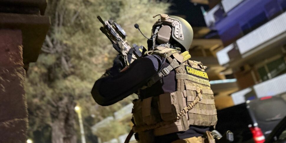 mafia a roma maxi operazione dei carabinieri tra i 14 arrestati anche angelo senese e 8216pluto8217 abramo