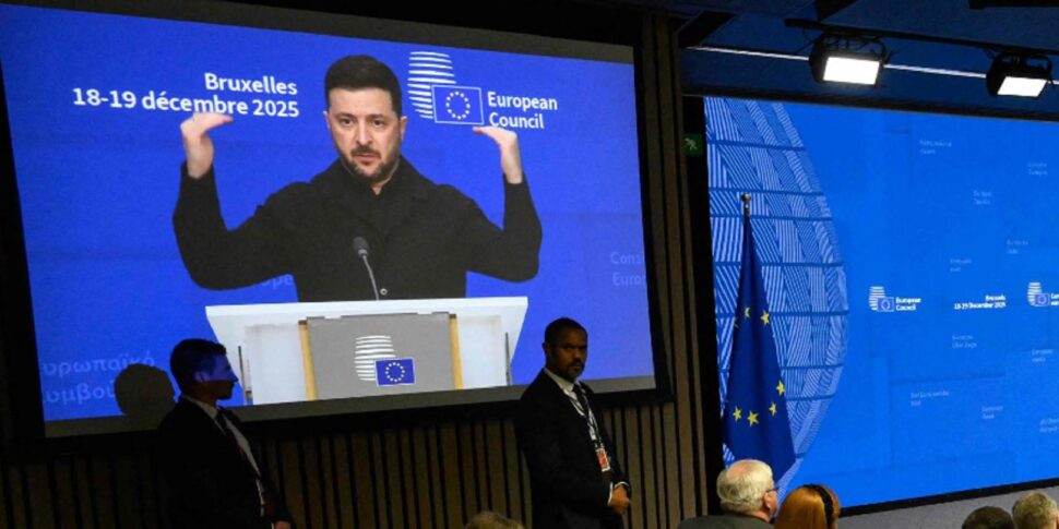 https://assets.gazzettadelsud.it/2025/12/Zelensky-2-970x485.jpg