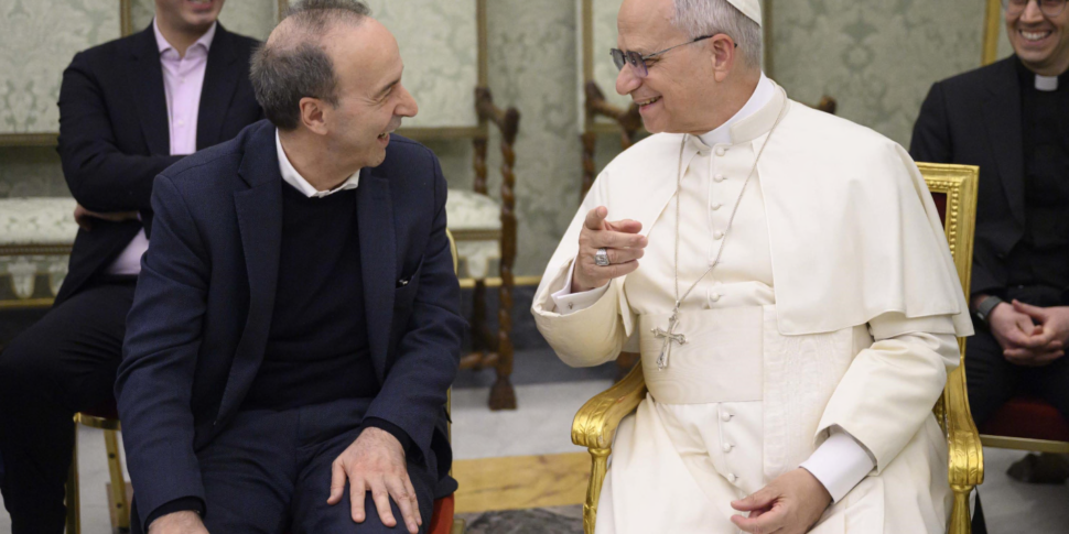 benigni emoziona con il racconto di pietro un uomo nel vento il monologo sfiora i 4mln di telespettatori da Feedpress.me benigni emoziona con il racconto di pietro un uomo nel vento il monologo sfiora i 4mln di telespettatori