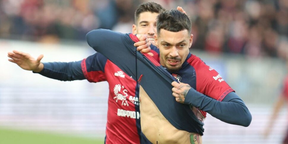 Il Cagliari si regala una domenica da urlo, Roma affondata. Cremonese avanti tutta Il Cagliari si regala una domenica da urlo, Roma affondata. Cremonese avanti tutta