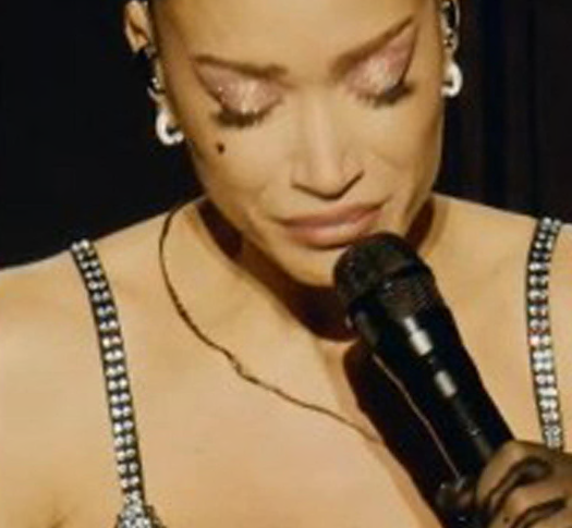 le lacrime di elodie dal palco di roma mi fermo per un po torno nel 2027