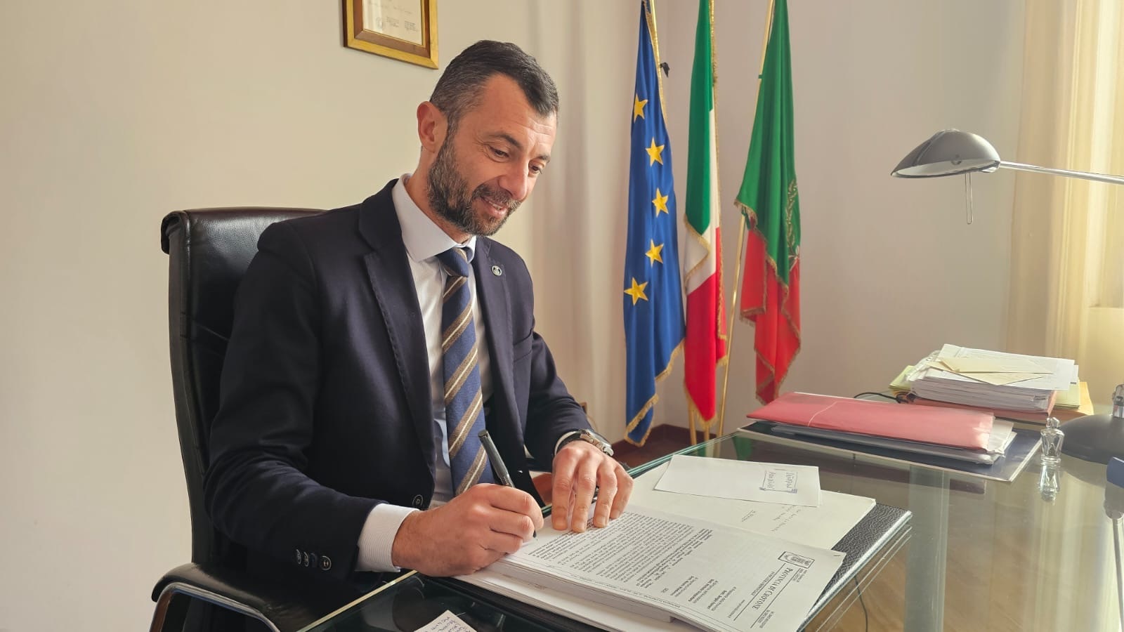 Il "teorema" di Crotone, Manica temeva di essere intercettato: «Ma che bustarelle... guardatemi il conto»