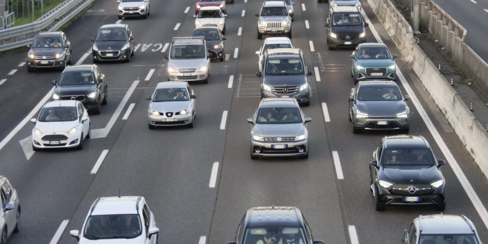 esodo oggi partenze last minute di ferragosto poi primi rientri previsti oltre 24 milioni di spostamenti da Gazzettadelsud.it esodo oggi partenze last minute di ferragosto poi primi rientri previsti oltre 24 milioni di spostamenti