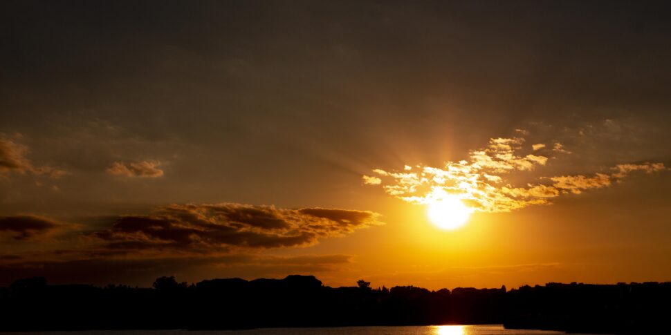 Meteo, ultime piogge su Sicilia e Calabria: poi arriva il caldo anomalo dell’Immacolata Meteo, ultime piogge su Sicilia e Calabria: poi arriva il caldo anomalo dell’Immacolata