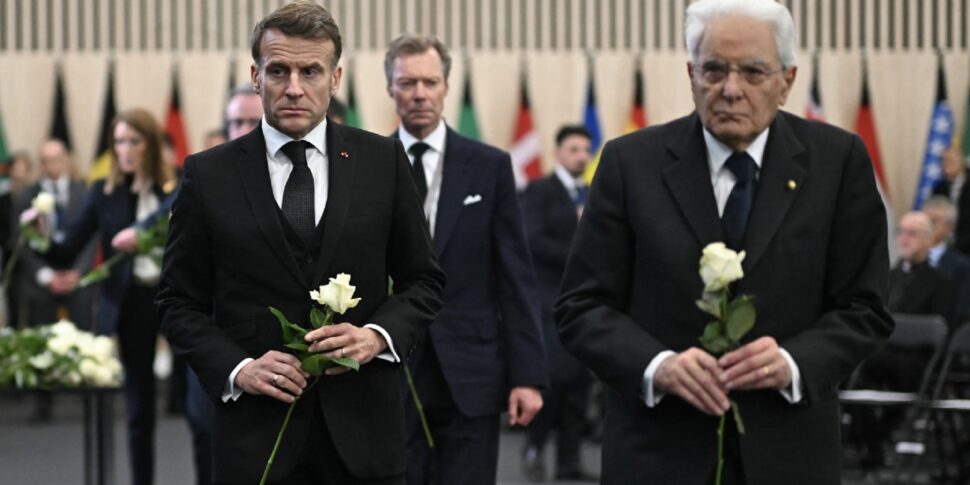 https://assets.gazzettadelsud.it/2026/01/Emmanuel-Macron-e-Sergio-Mattarella-970x485.jpg