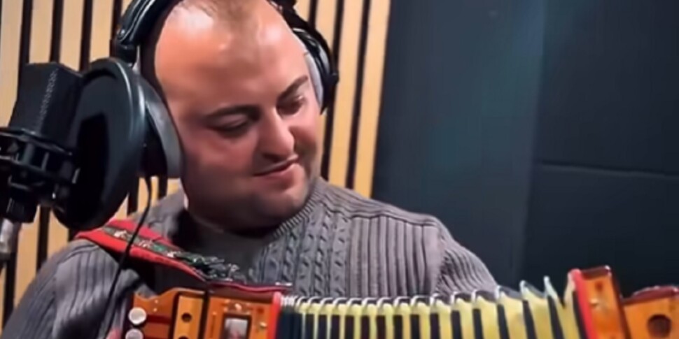 Jovanotti scopre un talento calabrese su Instagram e lancia l’invito dal palco del Jova Summer Party