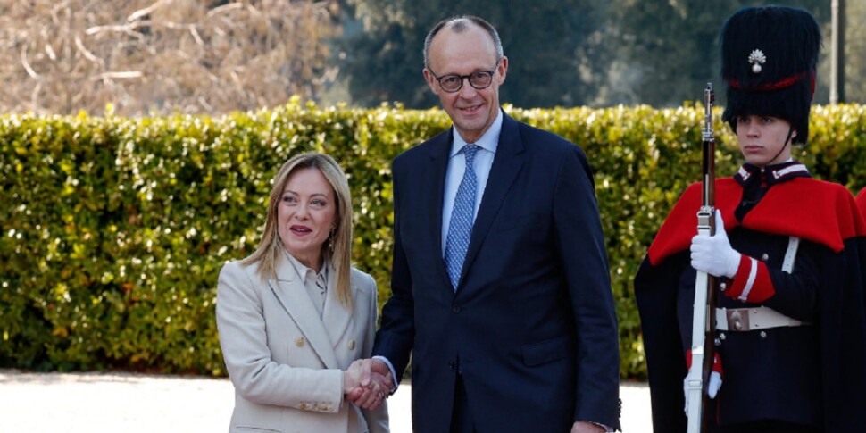 https://assets.gazzettadelsud.it/2026/01/Giorgia-Meloni-e-Friedrich-Merz-970x485-1769175277.jpg