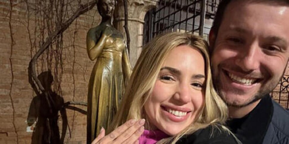 gli rubano l8217anello per la proposta di matrimonio sotto il balcone di giulietta la promessa d8217amore salvata dalla polfer da Feedpress.me gli rubano l8217anello per la proposta di matrimonio sotto il balcone di giulietta la promessa d8217amore salvata dalla polfer