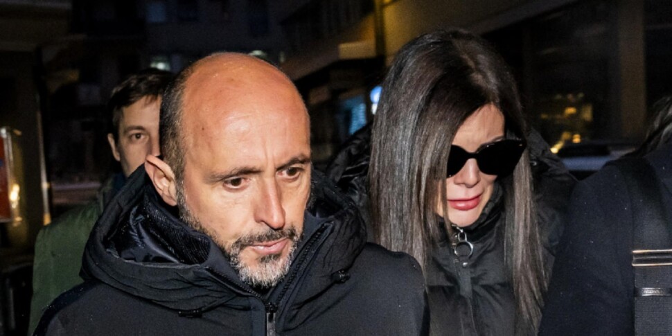 https://assets.gazzettadelsud.it/2026/01/Jacques-e-Jessica-Moretti-1-970x485-1767968591.jpg