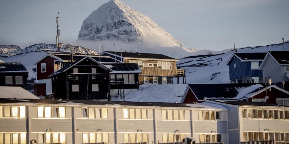 https://assets.gazzettadelsud.it/2026/01/Nuuk-Groenlandia-970x485.jpg
