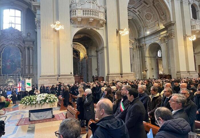 https://assets.gazzettadelsud.it/2026/01/funerale-giovanni-tamburi-crans-montana-700x485.jpg