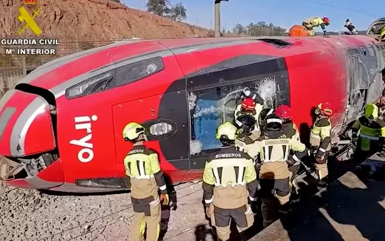 https://assets.gazzettadelsud.it/2026/01/incidente-ferroviario-spagna-774x485.webp