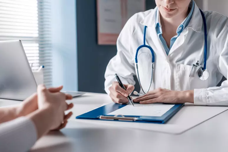 Calabria, nuovo concorso di Azienda Zero per 147 medici: 102 posti per la medicina d'urgenza