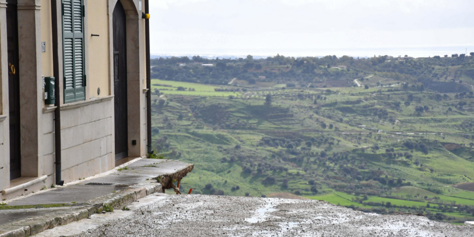 la frana di niscemi gli sfollati sono 1500 il sindaco una tragedia ma restiamo calmi oggi sopralluogo di schifani ciciliano e cocina da Feedpress.me la frana di niscemi gli sfollati sono 1500 il sindaco una tragedia ma restiamo calmi oggi sopralluogo di schifani ciciliano e cocina