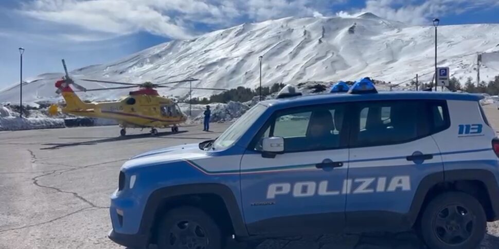 https://assets.gazzettadelsud.it/2026/02/SICUREZZA-E-SOCCORSO-TRA-I-VERSANTI-DELLETNA-AIUTATE-16-PERSONE-DALLE-VOLANTI-DELLA-NEVE-DELLA-POLIZIA-DI-STATO-UNA-FERITA-TRASPORTATA-IN-ELISOCCORSO-IN-OSPEDALE-970x485.jpg
