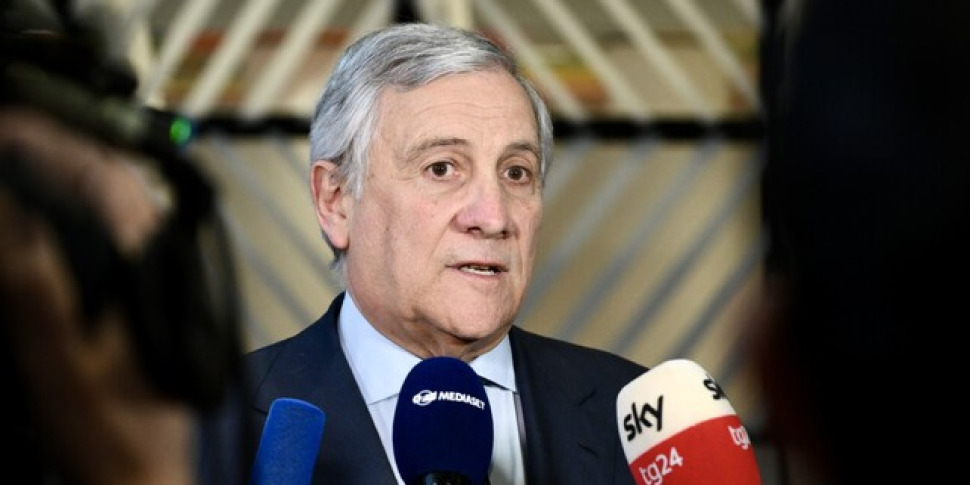 Tajani: "Preoccupati per i tanti connazionali che devono rientrare. Ad Abu Dhabi colpito un edificio vicino all Tajani: "Preoccupati per i tanti connazionali che devono rientrare. Ad Abu Dhabi colpito un edificio vicino all