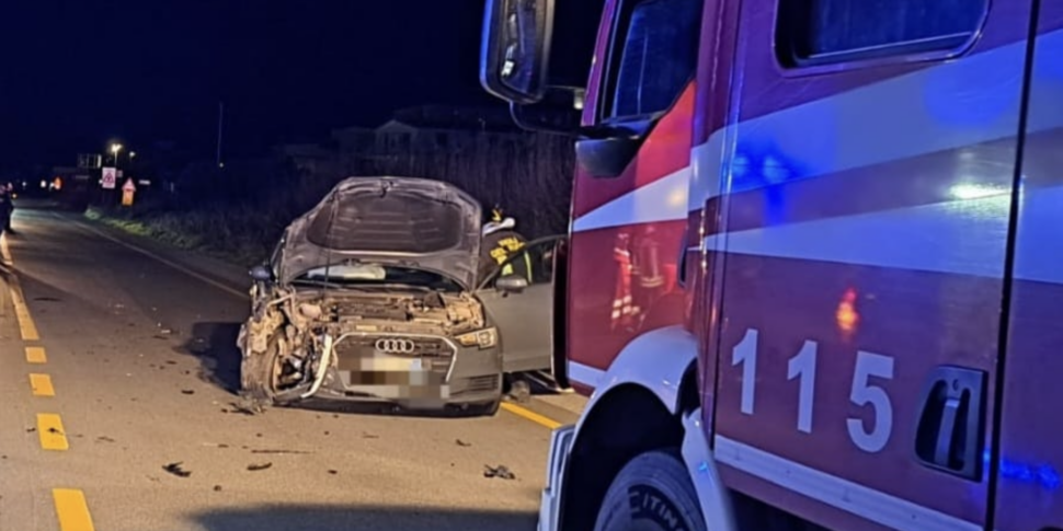 Incidente sulla Statale 106 a Crotone, feriti soccorsi dal 118 ...
