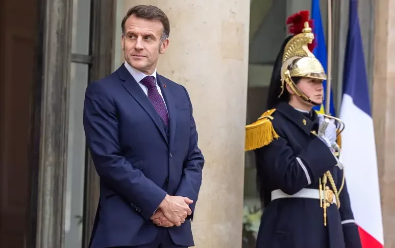 https://assets.gazzettadelsud.it/2026/02/macron-774x485.webp