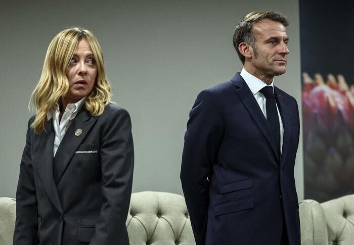 https://assets.gazzettadelsud.it/2026/02/meloni-macron-700x485.jpg