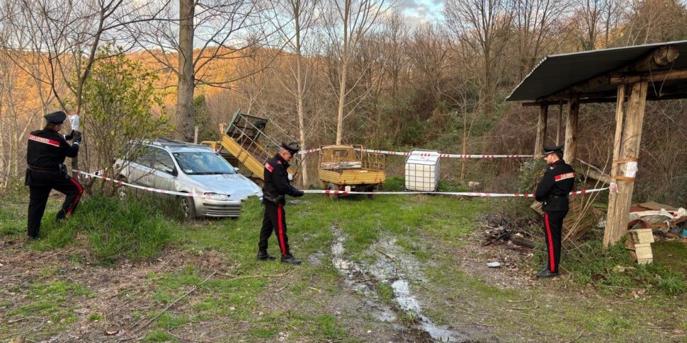 motta santa lucia discarica abusiva in un terreno agricolo area sequestrata e due denunce da Feedpress.me motta santa lucia discarica abusiva in un terreno agricolo area sequestrata e due denunce