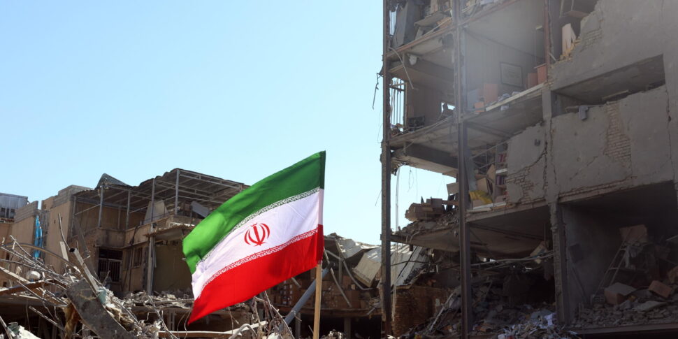 raid dell idf su teheran truppe in libano colpita l ambasciata usa a riad e una base in bahrein l iran azioni difensive da paesi europei sarebbero un atto di guerra da Feedpress.me raid dell idf su teheran truppe in libano colpita l ambasciata usa a riad e una base in bahrein l iran azioni difensive da paesi europei sarebbero un atto di guerra