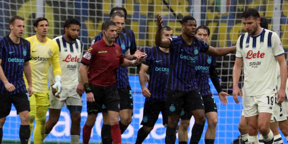 https://assets.gazzettadelsud.it/2026/03/Polemiche-Inter-Atalanta-970x485.png