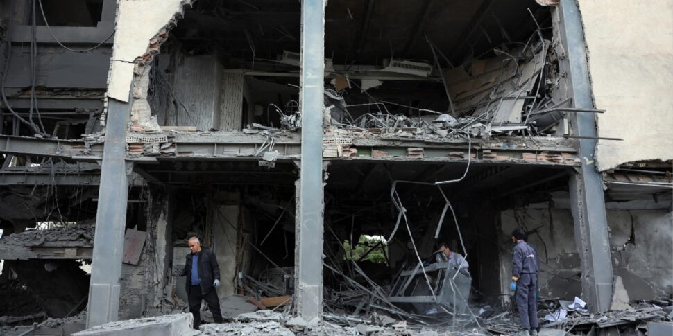 https://assets.gazzettadelsud.it/2026/03/The-destroyed-Qatari-Al-Araby-TV-office-after-an-airstrike-in-northern-Tehran-Iran-29-March-2026-970x485.jpg