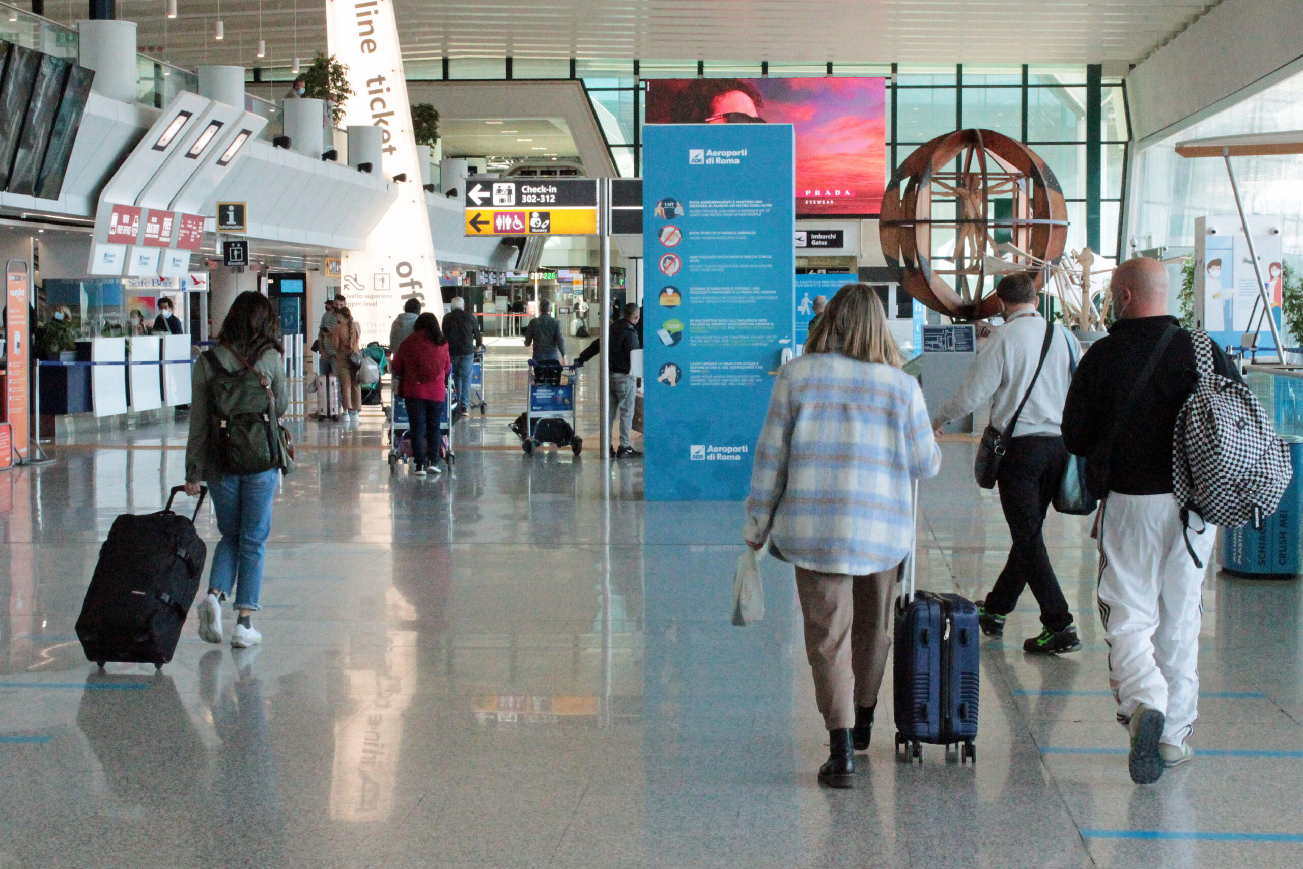 Pasqua a casa in Calabria? A caro prezzo. Aerei e treni ancora alle stelle