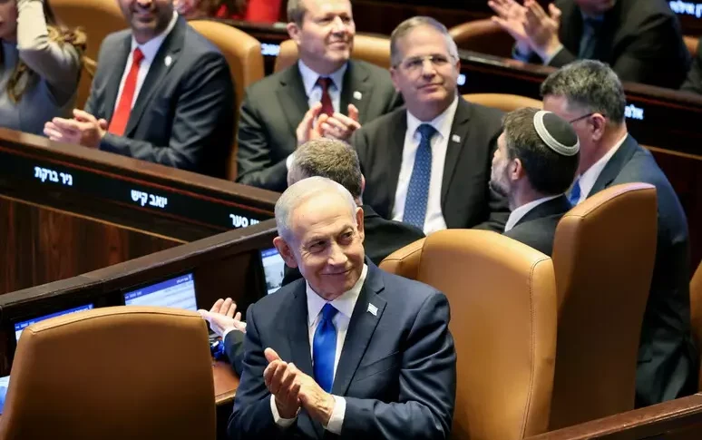 https://assets.gazzettadelsud.it/2026/03/israele-parlamento-774x485.webp
