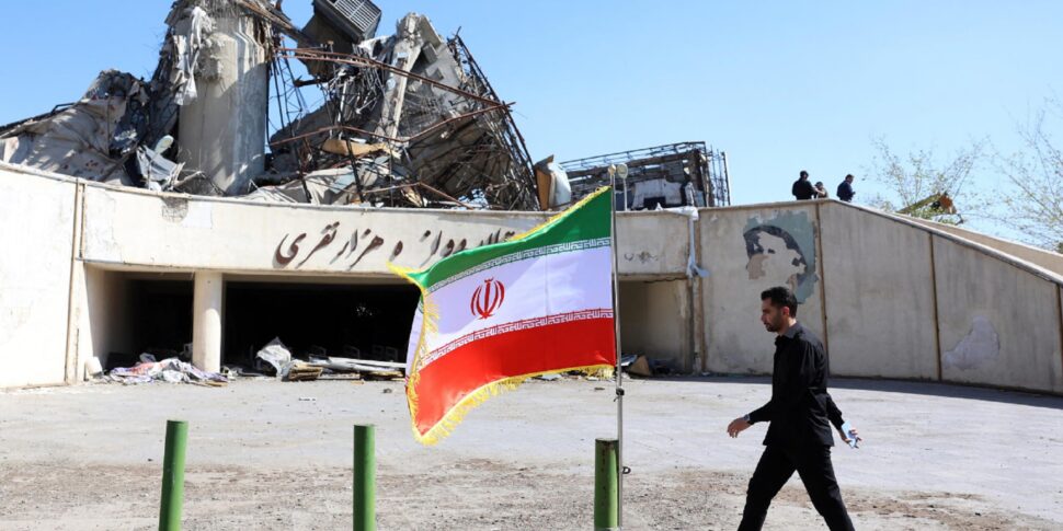 https://assets.gazzettadelsud.it/2026/04/An-official-walks-next-to-the-damaged-Azadi-sports-complex-in-Tehran-Iran-970x485.jpg