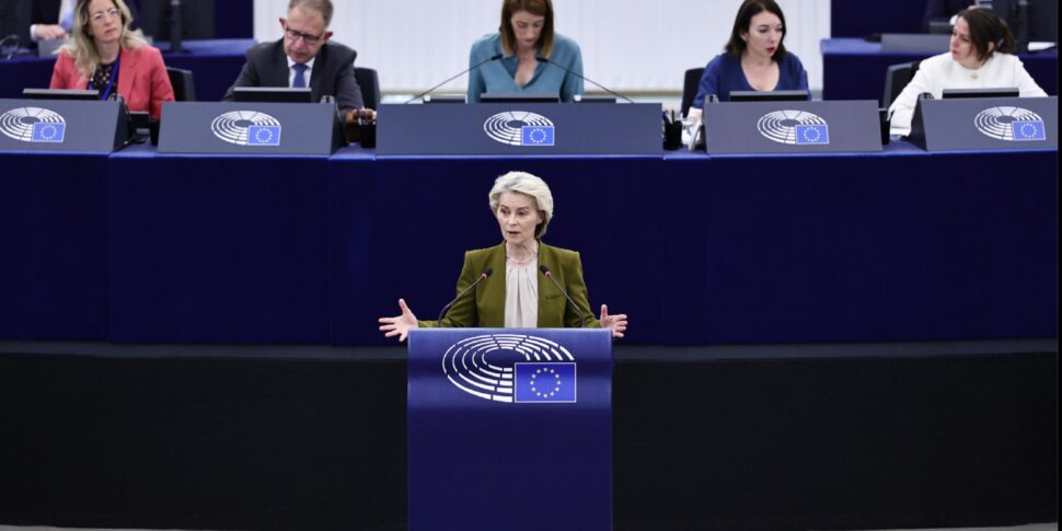 https://assets.gazzettadelsud.it/2026/04/European-Commission-President-Ursula-von-der-Leyen-speaks-during-a-debate-970x485.jpg