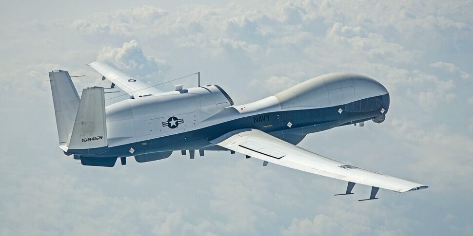 https://assets.gazzettadelsud.it/2026/04/MQ-4C_Triton_Test_Flight_with_Multi-Intelligence_Upgrade-970x485.jpg